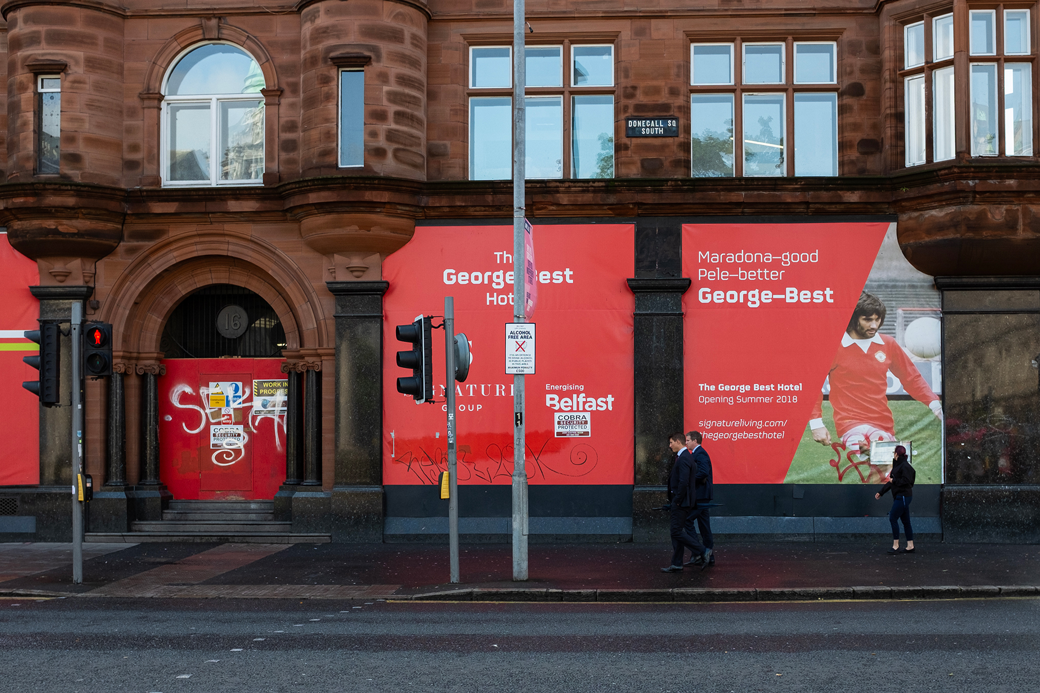 street photography color - ludzie na ulicy